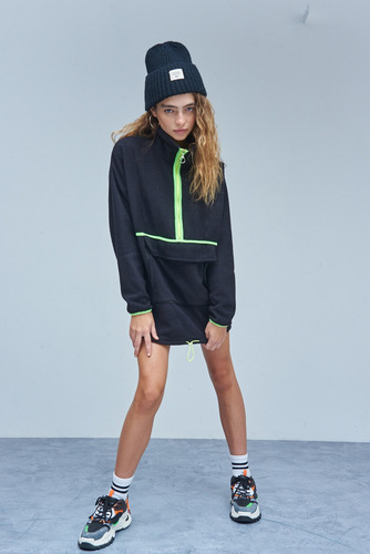 Imagen 4 de 4 de Buzo Fairbanks Polar Oversize Mujer 47 Street