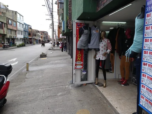 Venta Casa Comercial Excelente Ubicación! Bosques De Mariana Con Local Incluido
