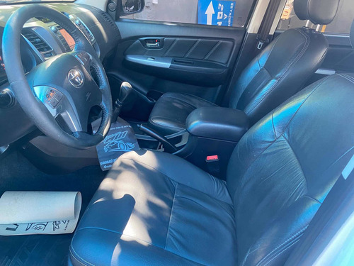 Toyota Hilux 3.0 Cd Srv Cuero 171cv 4x2 - E4 2014