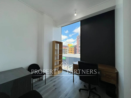 Excelente Oficina En Arriendo - Edificio Vanguardi...