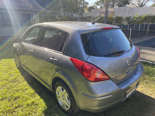 Nissan Tiida 1.8 Visia