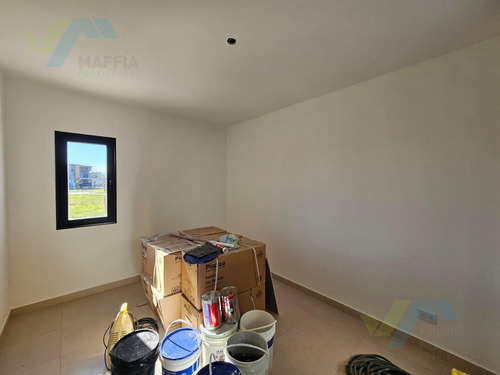 Casa En Venta 4 Ambientes - Barrio Cerrado Santa Elisa - Pilar Del Este -