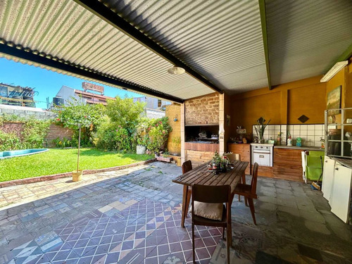 Venta/permuta Casa 5 Amb A Refac Caseros Centro
