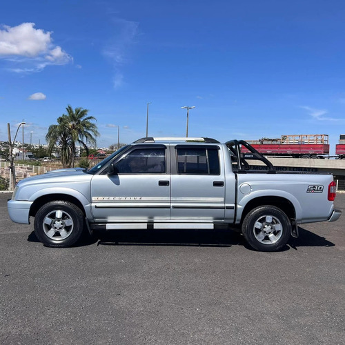 Chevrolet S-10 2.4 MPFI EXECUTIVE 4X2 CD 8V FLEX 4P MANUAL
