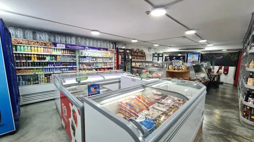 Yosmar Y Fernando Venden Bodegón Y Minimarket En C.c. Fin De Siglo - San Diego