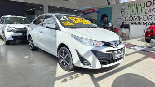 Toyota Yaris Sedán 1.5 XL Live CVT (Flex)