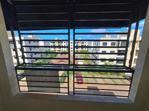 Imagen 23 de 25 de Apartamento En Venta, Res. San Isidro Labrador