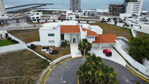 Residencia En Venta En Playas Del Conchal