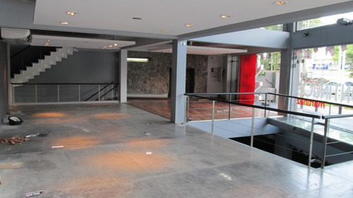 Local En Venta, Esquina Sobre Avenida Libertador, Martínez