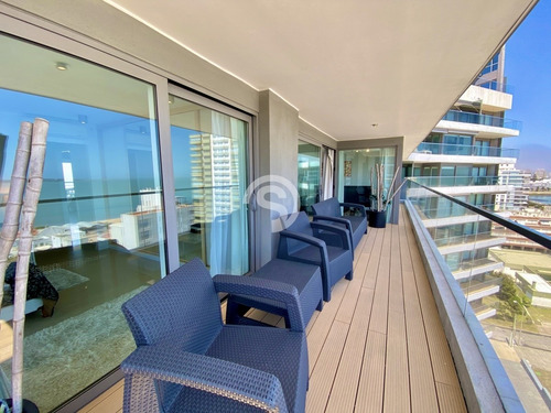 Apartamento En Mansa - Punta Del Este- Ref: 4566