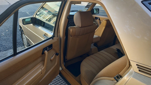 Mercedes Benz 190 E Automático 1084