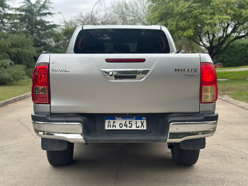 Toyota Hilux Pick-Up 2.8 Cd Srv 177cv 4x2