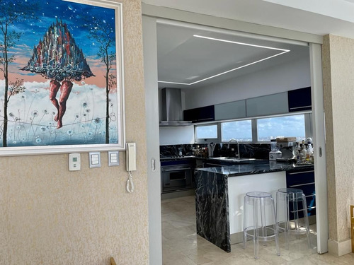 Apartamento Penthouse Con Terraza En Alquiler Amueblado En Serralles, Facil Acceso A Sectores Como Piantini, Evaristo Morales, Naco
