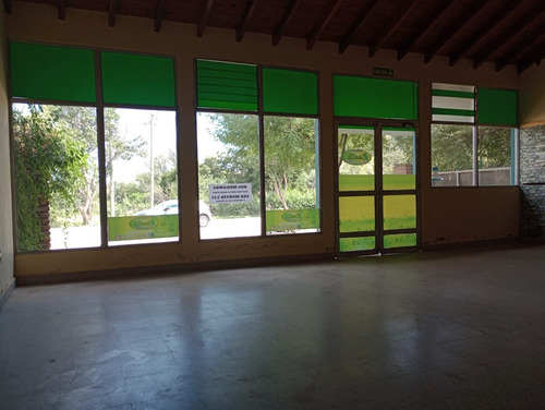 Imagen 5 de 10 de Amplio Local Comercial Sobre Av. Belgrano |carpintería|