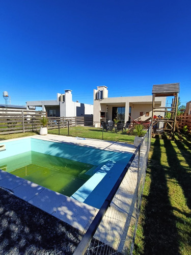 Hermosa Casa En Domselaar Barrio Los Tilos
