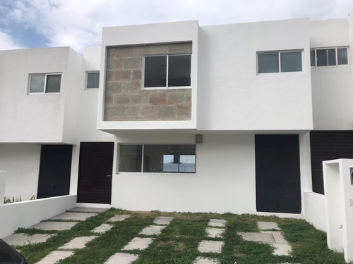 Hermosa Casa En Zibatá, Equipada, Gran Jardín, 3 Recamaras, 