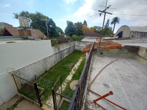 Imagen 14 de 15 de Chalet En Venta De 3 Ambientes Mas Dependencia, Ideal Para Reformar