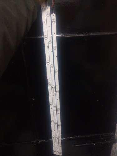 Imagen 1 de 2 de Tiras Leds Hisense 40h5d