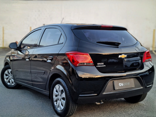 Chevrolet Onix 1.0 Lt 5p