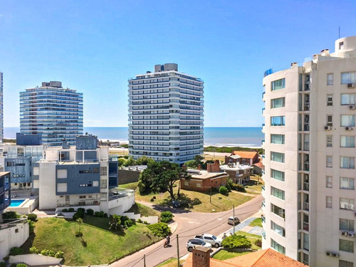 Imagen 2 de 12 de Apartamento 3 Dormitorios En Playa Brava, Punta Del Este - Wind Tower