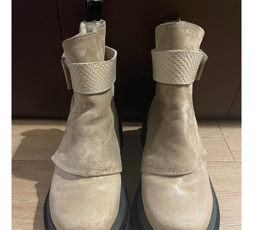 Botas Beige De Cuero Marca Amen Talle 37