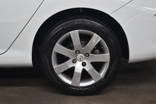 Peugeot 408 2.0 Allure 143cv