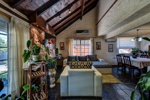 Imagen 10 de 30 de Venta De Casa De 5 Dormitorios En Lausana