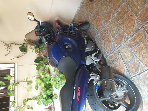 Imagem 1 de 4 de Suzuki Gsx750 F
