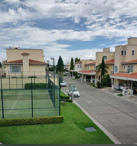 Casa Venta En Metepec En Residencial Con Vigilancia Y Control De Acceso A 5 Min De Galerías Metepec Con Alberca, Gym Y Padel.