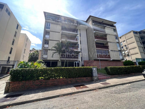 D Baruta Apartamento Penthouse En Venta En Cumbres De Curumo  Remodelado 226 M2 Cuatro Dormitorios Cuatro Baños Dos Puestos De Estacionamiento En Edificio De 8 Apartamentos  2 Maleteros 