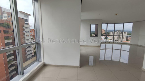 Dalisa Bigott Alquila Oficina Ejecutiva En Torre Esser | 72 M² | 2 Baños, Vista Panorámica, Planta Eléctrica | Barquisimeto #25-2442