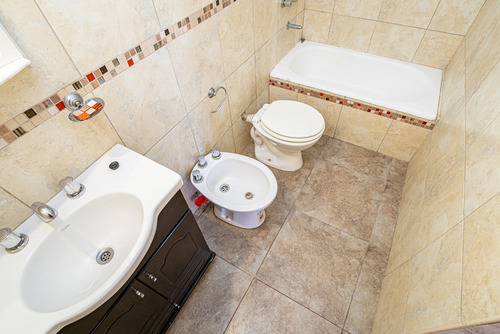 Venta. Dos Ambientes Con Balcon Y Lavadero. Villa Crespo