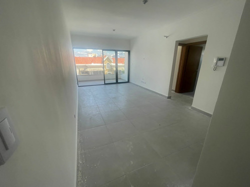 Imagen 4 de 6 de Alquilo Apartamento Vacío Evaristo Morales *apartamento 802