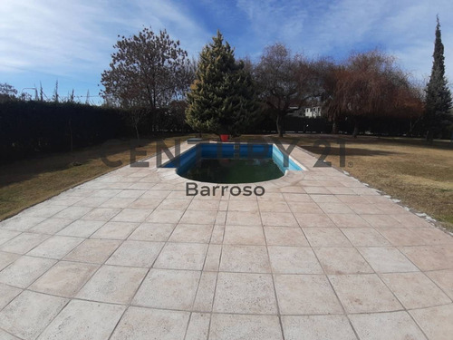 Imagen 7 de 26 de Se Vende Hermosa Casa Con Gran Terreno Lujan Perdriel