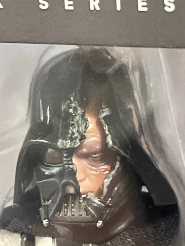 Battle Damaged Darth Vader Duels End Star Wars Black Series (Usado)