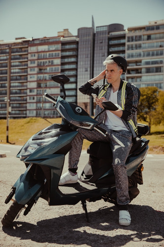 Imagen 4 de 25 de Scooter Eléctrico World K800 100%financiada