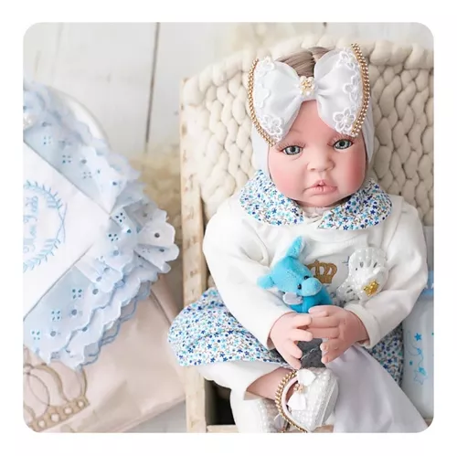 Boneca Bebê Reborn Silicone Cabelos Castanhos Roupa Azul - USA