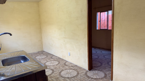 Alquiler Apartamento De 1 Dormitorio, Patio, Sobre Costanera El Pinar