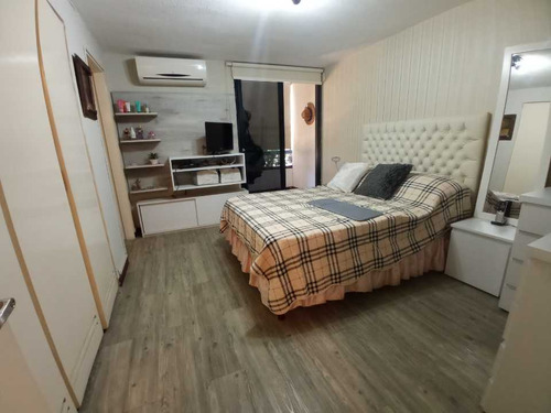 Imagen 13 de 26 de Se Vende Lindo Apartamento Actualizado 124 M² 3hab+serv/3b/2p El Cigarral