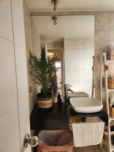 Casa En Venta De 3 Dorm. + Servicio En Colina