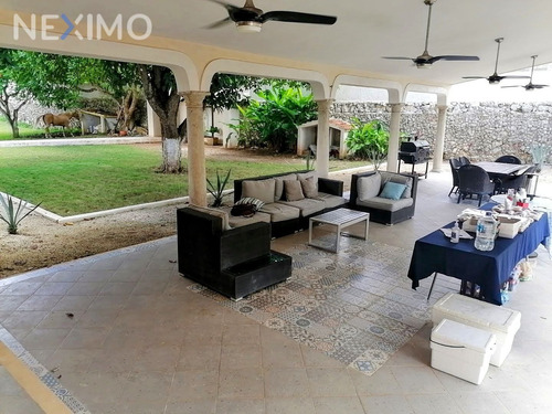 Imagen 12 de 30 de Casa En Venta De Un Piso En Cholul Mérida, Yucatán Con Grandes Jardines Y Alberca