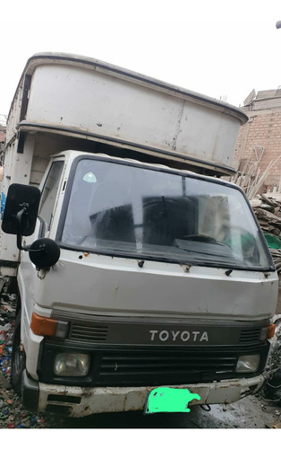 Camioneta Con Carroceria Adactada De Madera O Rebatible