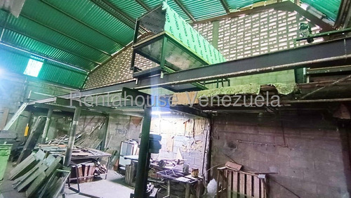 Erika Armeya Vende, Galpon En La Avenida Libertador De Barquisimeto, Flex: 25-18059