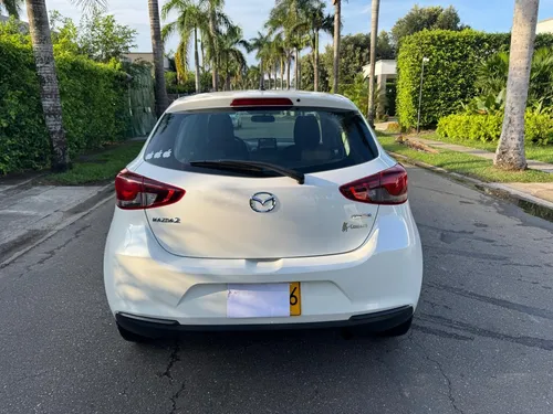 Mazda 2 Touring 1.5 At