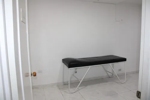 Cómodo Consultorio Con A/a En Centro Médico