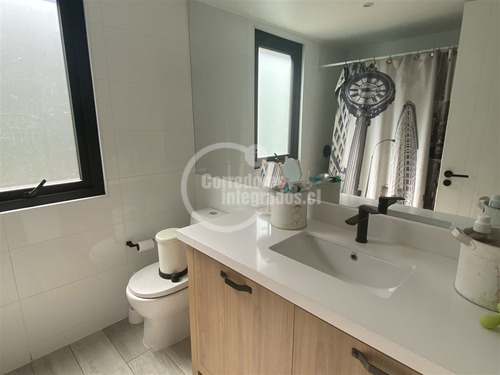 Casa En Venta De 4 Dorm. En Lo Barnechea - El Arrayán
