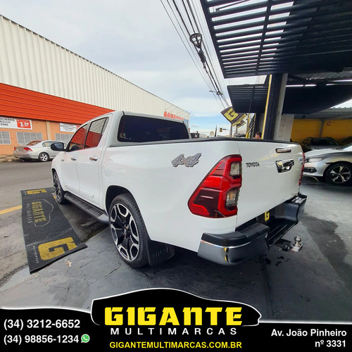 Toyota Hilux 2.8 SRX 4X4 CD 16V DIESEL 4P AUTOMÁTICO