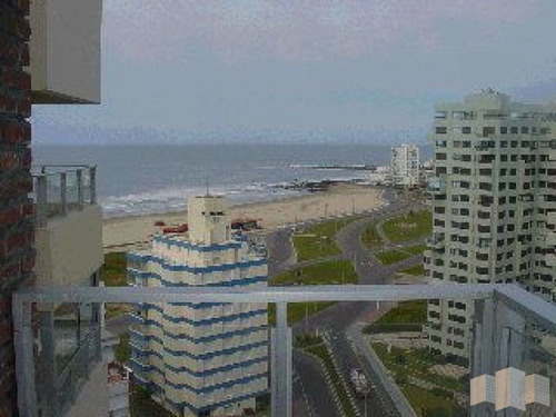 Imagen 10 de 17 de Hermoso Apartamento Con Excelentes Servicios De Uso Comun Y Magnãfica Vista Al Mar.