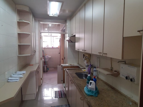 Imagem 8 de 30 de Apartamento Todo Reformado Com: Dois Quartos, Sala Um Banheiro Social E Dependência. - Ap5595