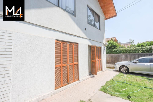 Linda Casa Con Excelente Conectividad En Las Condes